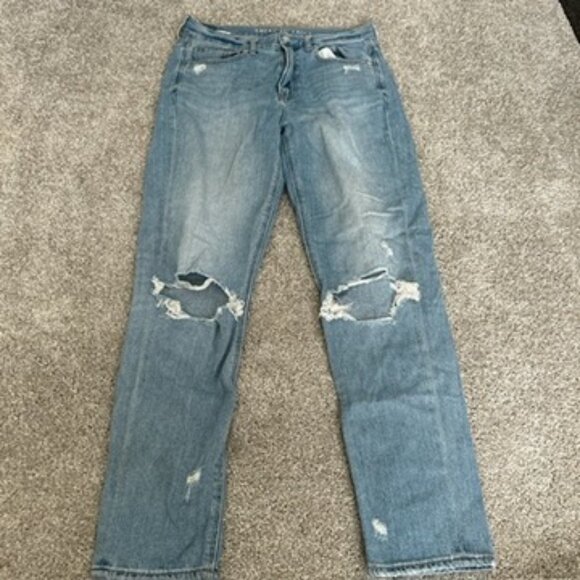 Denim - American Eagle light wash distressed straight leg jeans